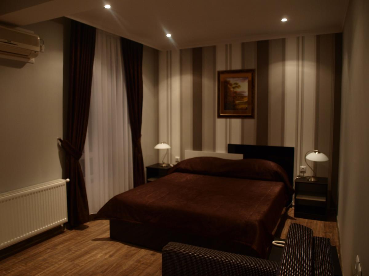 Hotel Mimoza Razgrad ภายนอก รูปภาพ