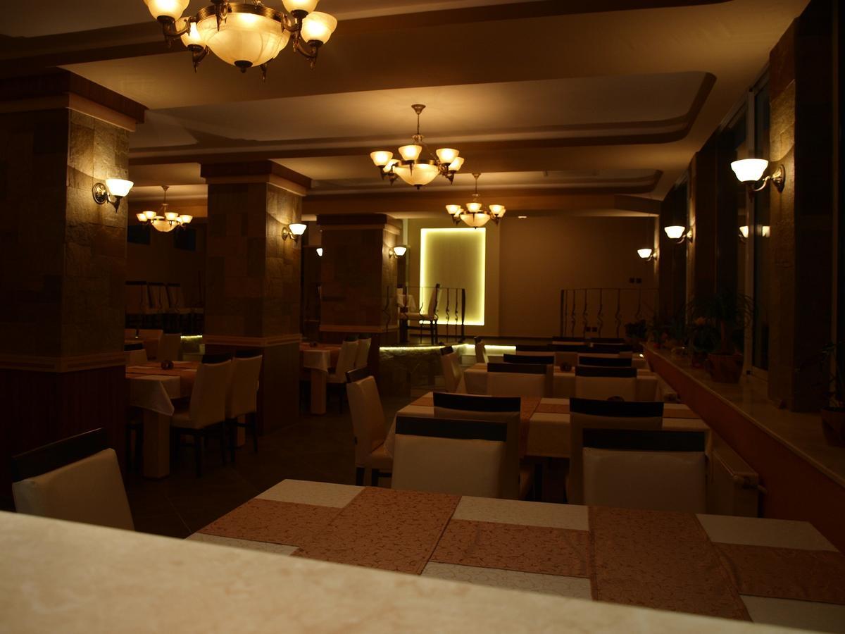 Hotel Mimoza Razgrad ภายนอก รูปภาพ