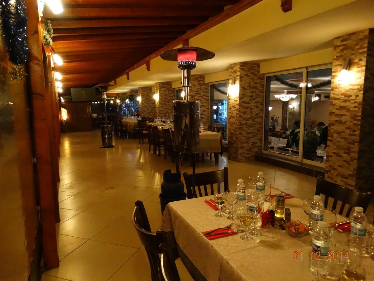 Hotel Mimoza Razgrad ภายนอก รูปภาพ