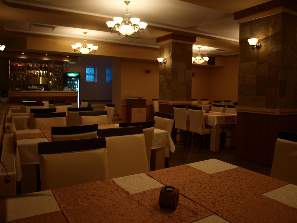 Hotel Mimoza Razgrad ภายนอก รูปภาพ