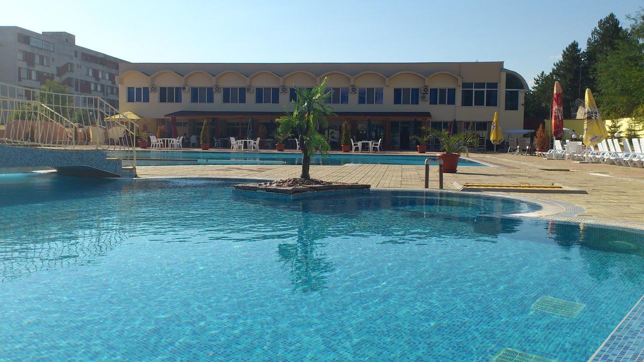Hotel Mimoza Razgrad ภายนอก รูปภาพ