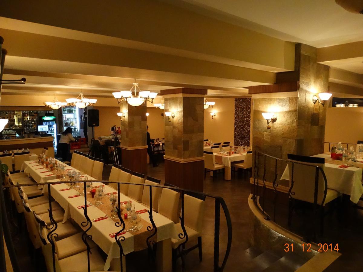 Hotel Mimoza Razgrad ภายนอก รูปภาพ