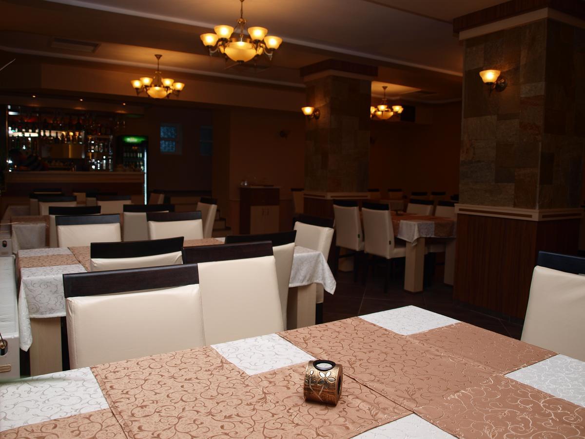 Hotel Mimoza Razgrad ภายนอก รูปภาพ