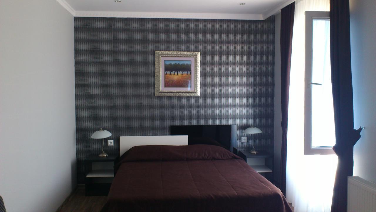 Hotel Mimoza Razgrad ภายนอก รูปภาพ