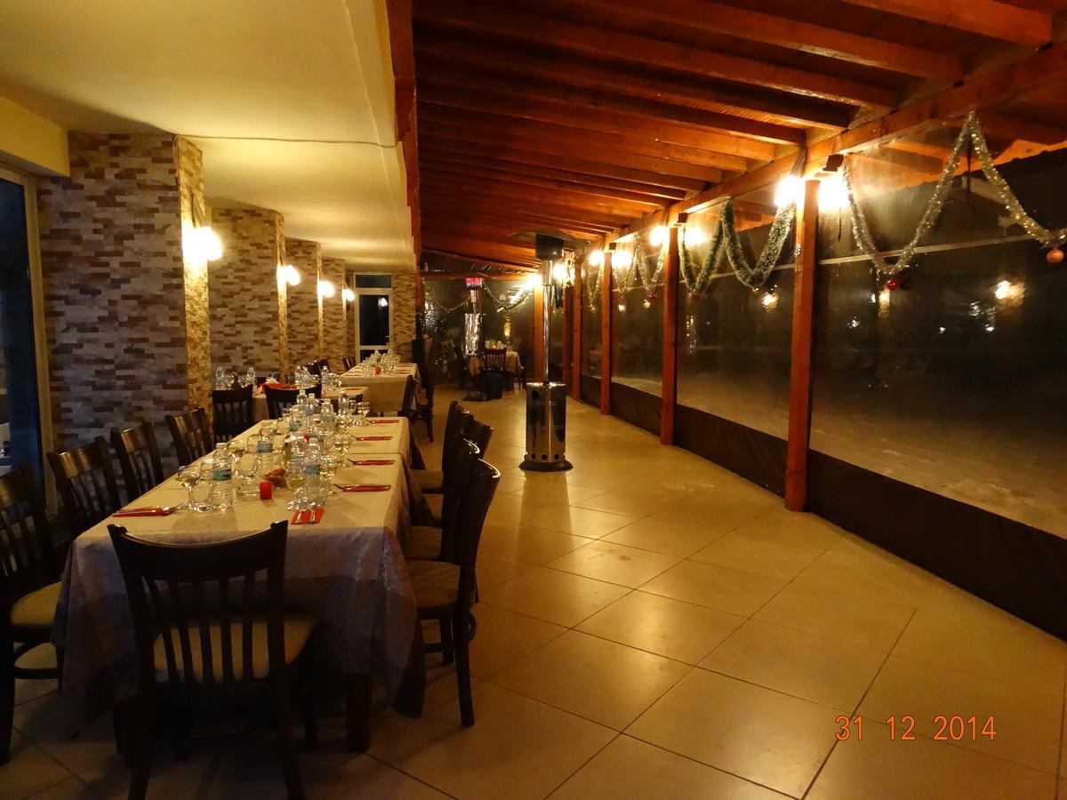 Hotel Mimoza Razgrad ภายนอก รูปภาพ