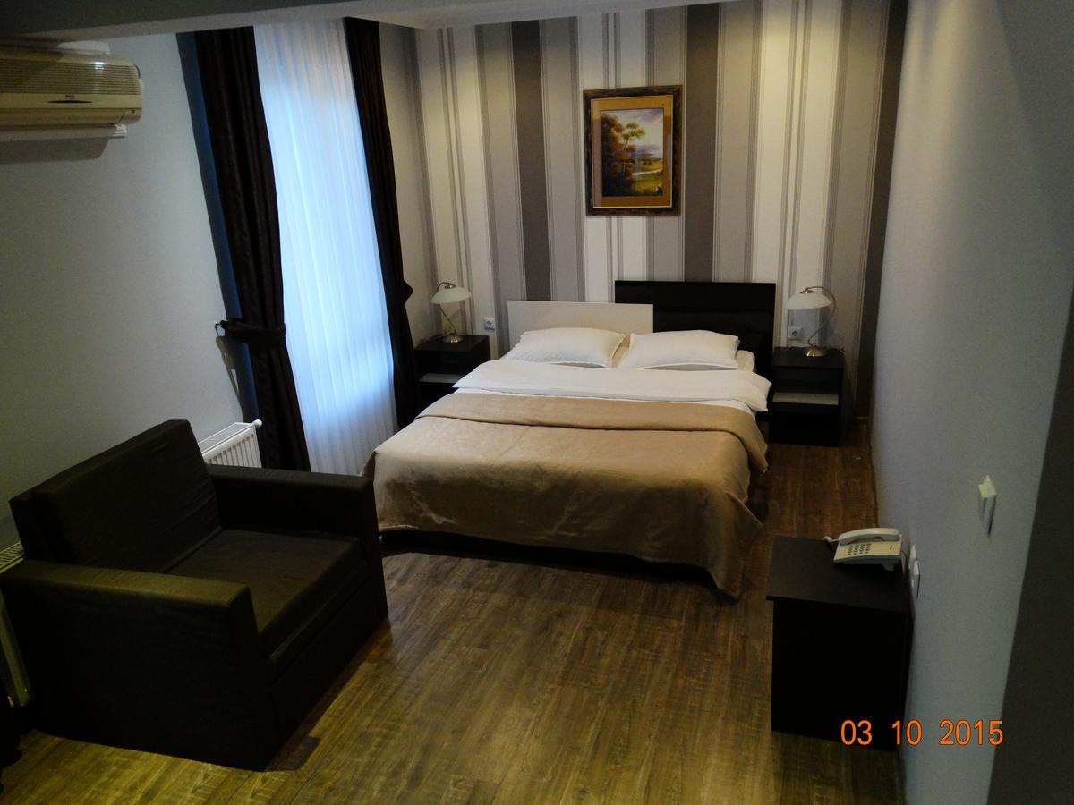 Hotel Mimoza Razgrad ภายนอก รูปภาพ