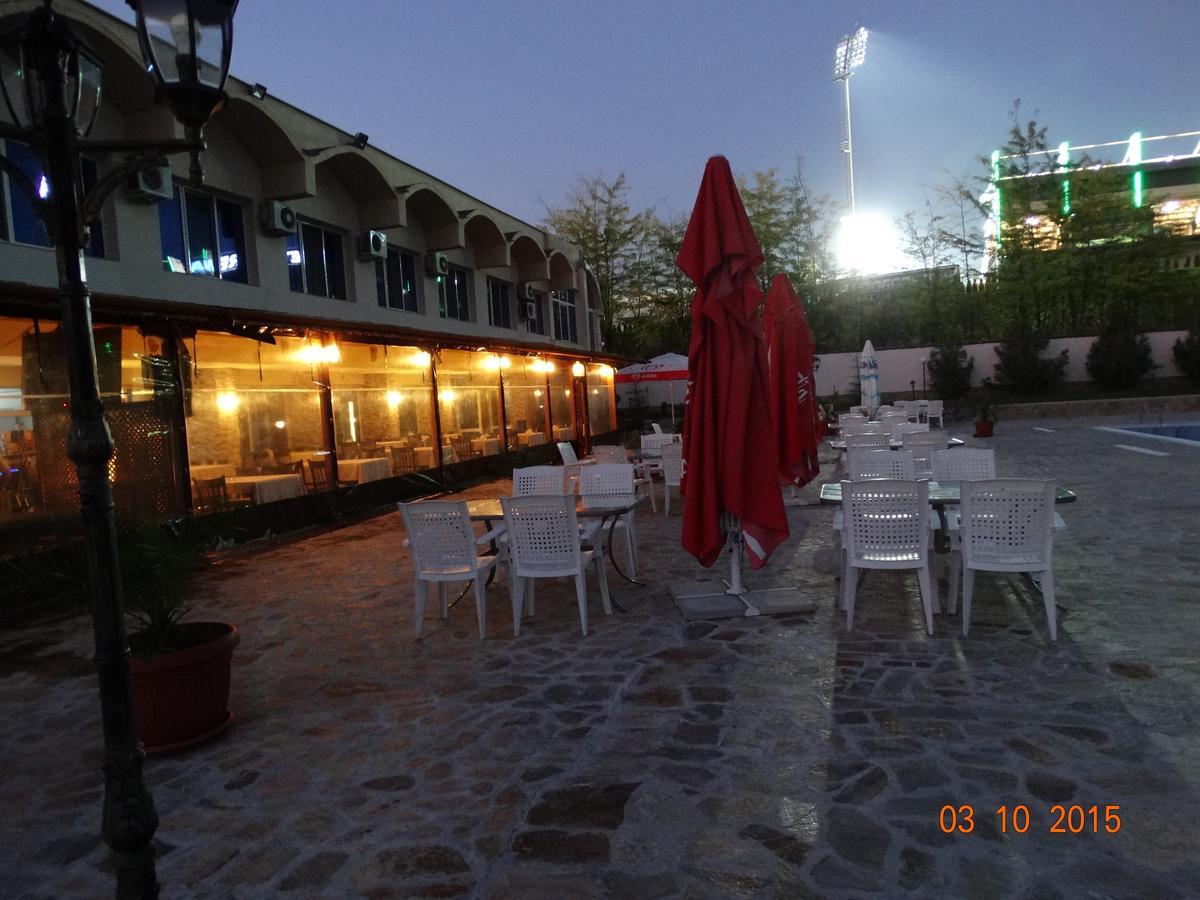 Hotel Mimoza Razgrad ภายนอก รูปภาพ