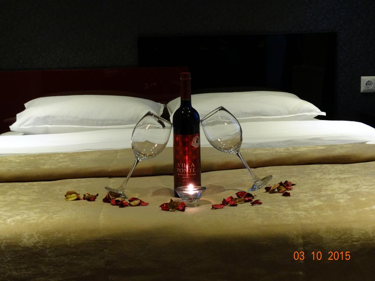 Hotel Mimoza Razgrad ภายนอก รูปภาพ