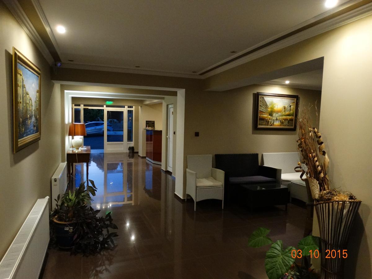 Hotel Mimoza Razgrad ภายนอก รูปภาพ