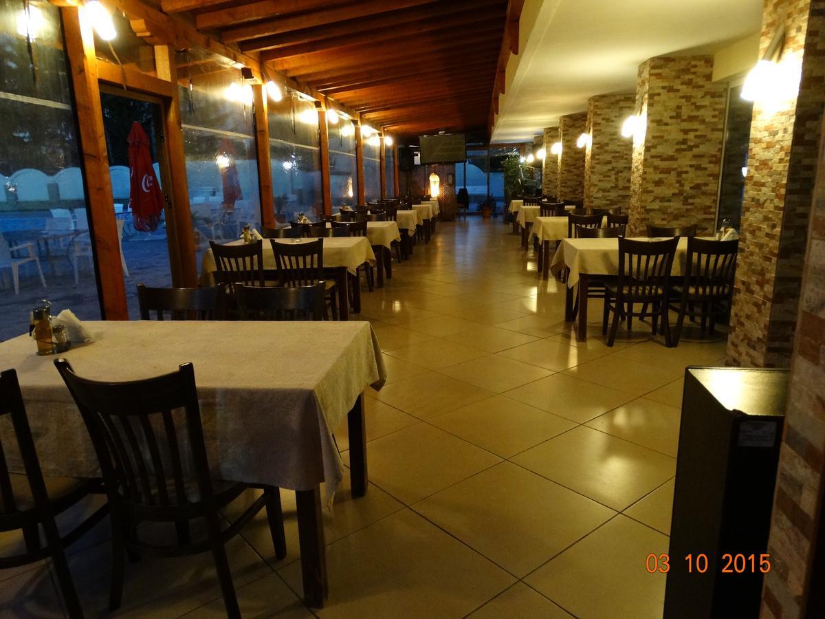 Hotel Mimoza Razgrad ภายนอก รูปภาพ
