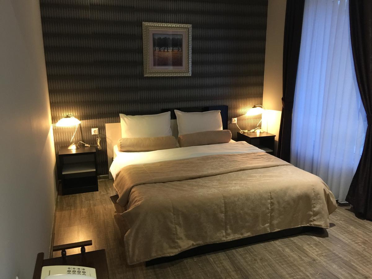 Hotel Mimoza Razgrad ภายนอก รูปภาพ